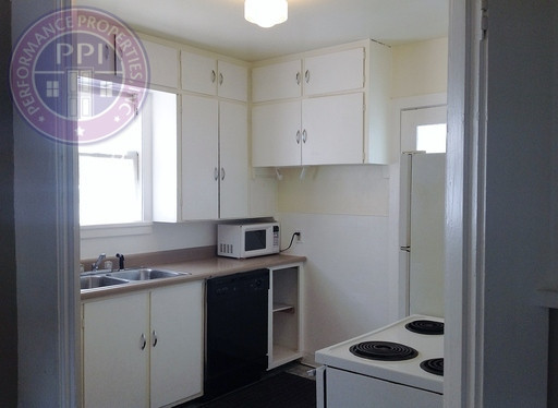 2 beds, 1 bath, $1,890