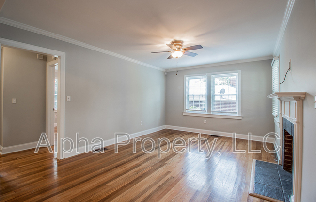 8 CRES RDG DR