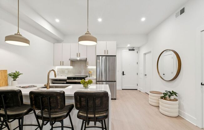 1 bed, 1 bath, 800 sqft, $2,017, Unit 210