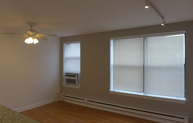 2 beds, 1 bath, 800 sqft, $1,895, Unit 504