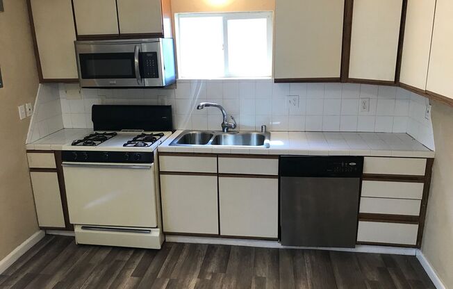 1 bed, 1 bath, $1,295