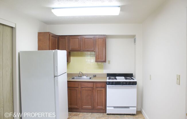 2 beds, 1 bath, 665 sqft, $950, Unit 1732P