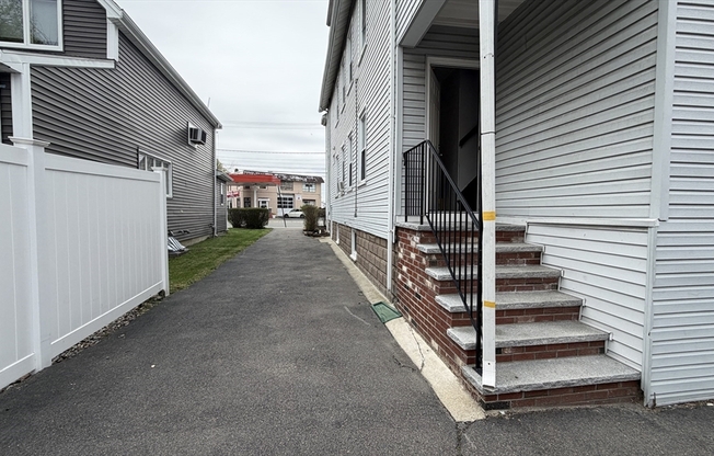 25 BROADWAY UNIVERSITY 3