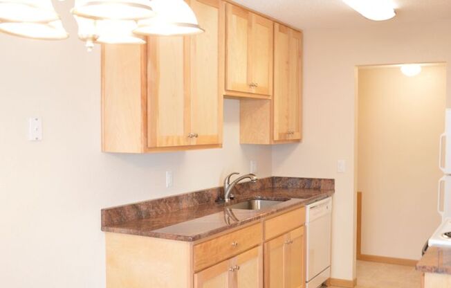 2 beds, 2 baths, 1,050 sqft, $1,674, Unit 317