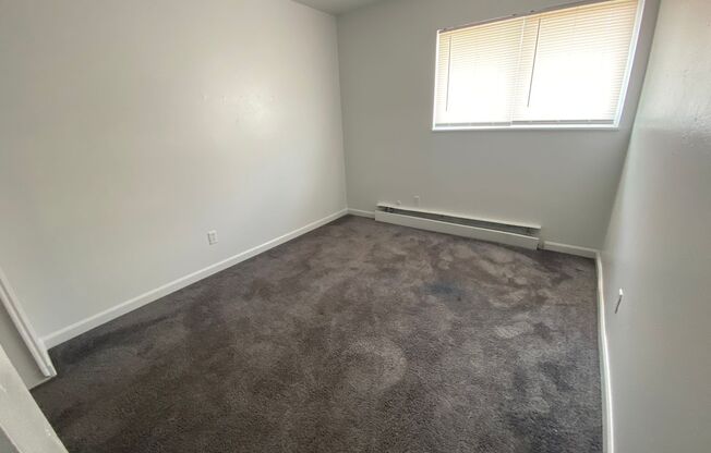 2 beds, 1 bath, 850 sqft, $939