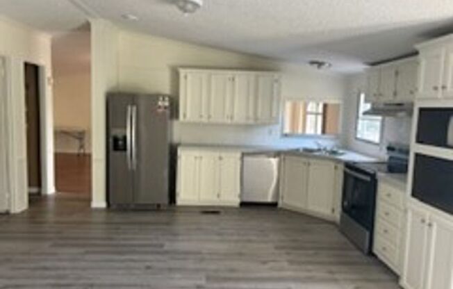 3 beds, 2 baths, $3,200