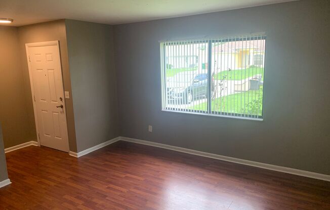 Cute 3 Bedroom 1.5 Bath duplex in Southwest Cape Coral