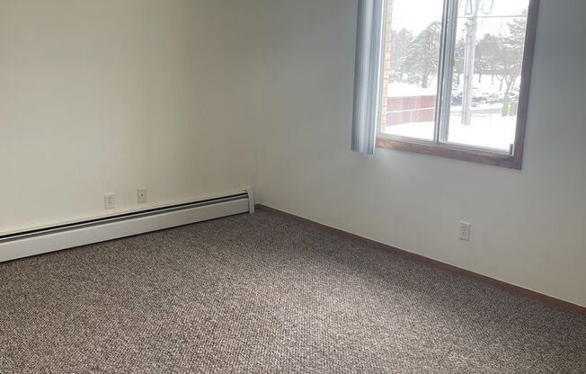 2 beds, 1 bath, $875