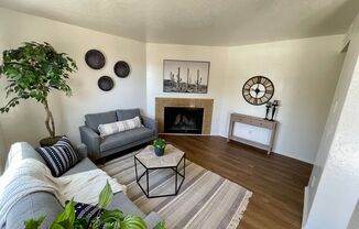 1050 Meadowlark Ct