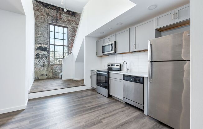 3 beds, 2 baths, 1,171 sqft, $1,950, Unit 1
