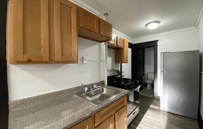 2 beds, 1 bath, 700 sqft, $1,495, Unit 2L