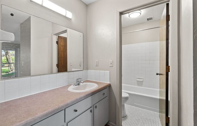 1 bed, 1 bath, 725 sqft, $1,200