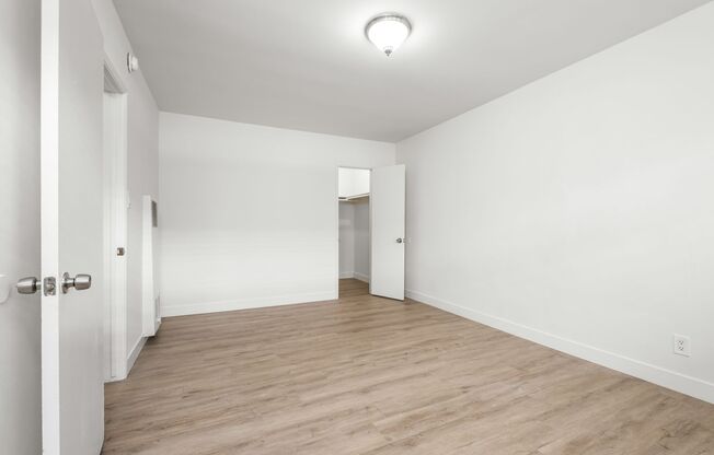 Normandie 1 | Gorgeous Newly Remodeled One Bedroom and Studios