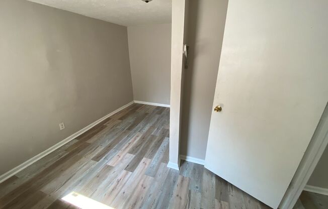 3 beds, 1 bath, $1,250