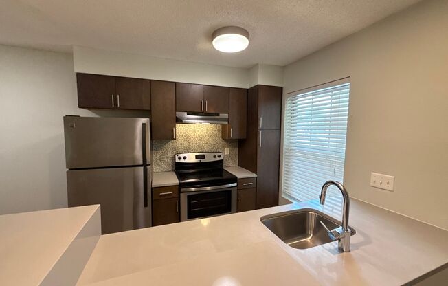 1 bed, 1 bath, 650 sqft, $1,325, Unit SUX-116
