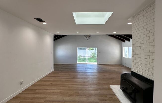 Beautiful Single story 4 Bedrooms 2 Baths Home