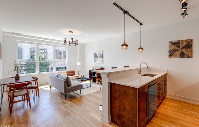 2 beds, 1 bath, 760 sqft, $2,695, Unit 2740-307