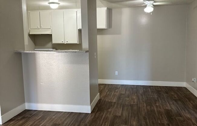 1 bed, 1 bath, 714 sqft, $1,895, Unit 040