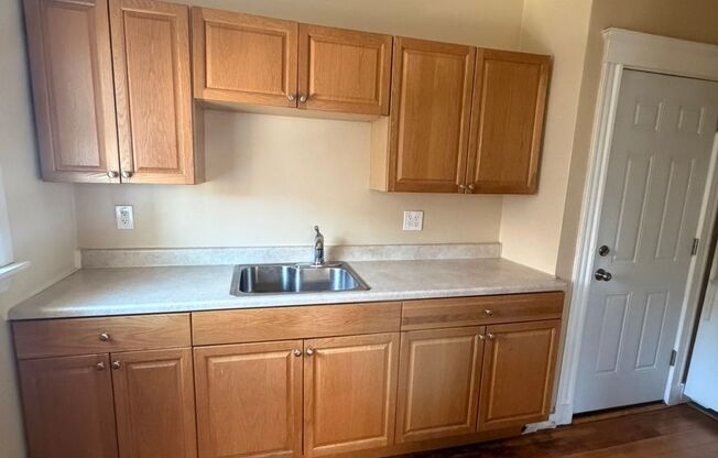 4-7 Sherborn Court 463-475 Broadway