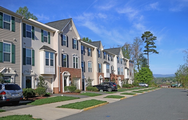 Spacious Pavilions at Pantops Townhome