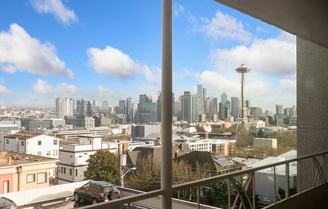 2 beds, 1 bath, 700 sqft, $1,795, Unit 504