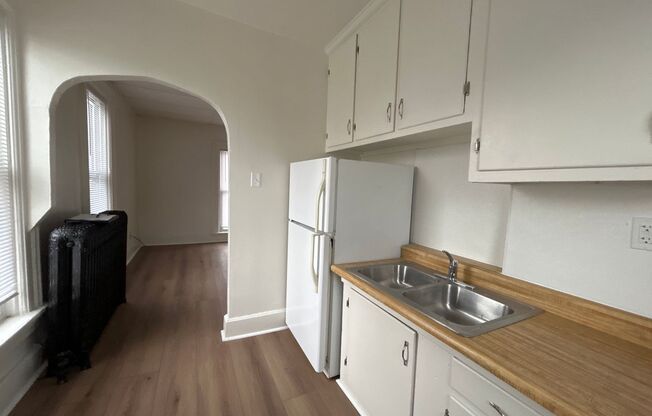 1 bed, 1 bath, $595, Unit 417 - 1