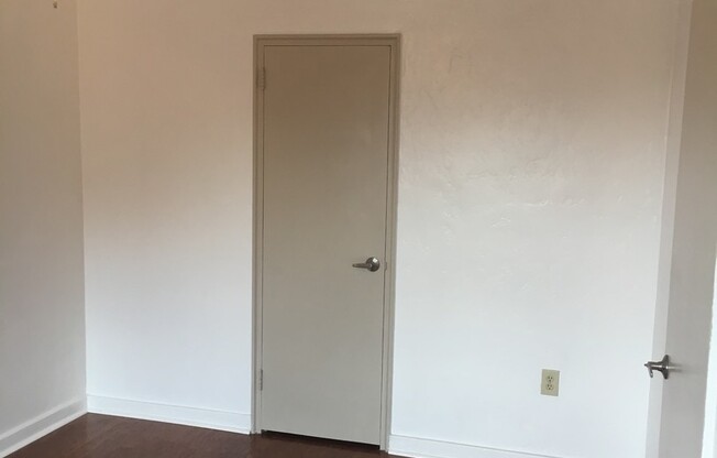 2 beds, 1 bath, $1,795, Unit 411C