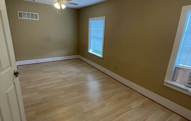 2 beds, 1 bath, $1,200