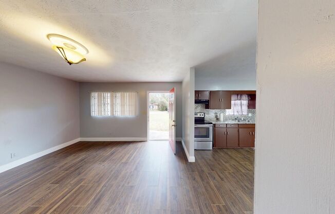 3BR/1BA HOUSE - Riverview Area  **FIRST MONTH WAIVED**