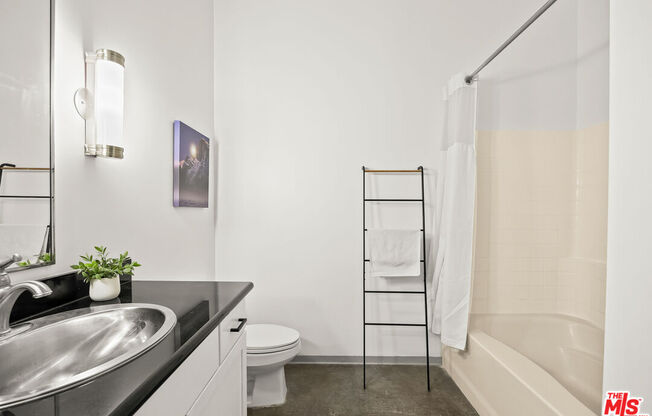 Studio, 1 bath, 707 sqft, $2,290, Unit 628