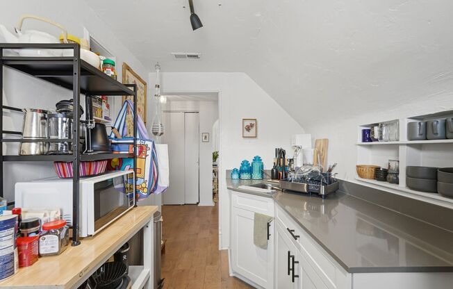 1 bed, 1 bath, $1,200, Unit 730-04