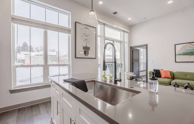 1 bed, 1 bath, 725 sqft, $1,610, Unit A111