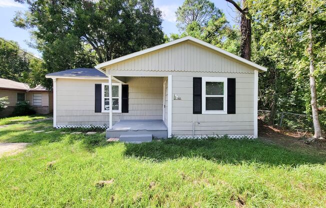 Beautifully renovated and upgraded 4-bedroom, 2-bath home located in Angleton, Texas. This property has been fully rehabbed with modern updates throughout, offering a clean, comfortable, and move-in-ready living environment. The home features a spacious l