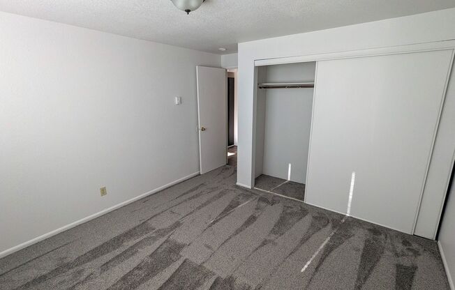 2 beds, 1 bath, 889 sqft, $1,295, Unit 41