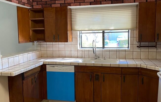 3 bed House with bonus room available. Pets Welcome!