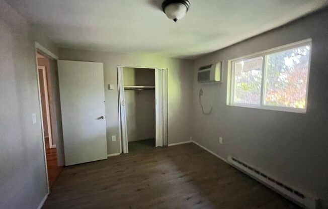 2 beds, 1 bath, $1,200, Unit 305