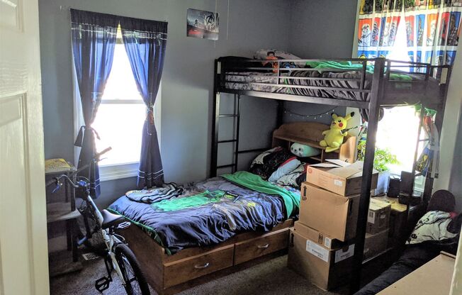 Spacious 2 bed 1 bath with bonus loft!