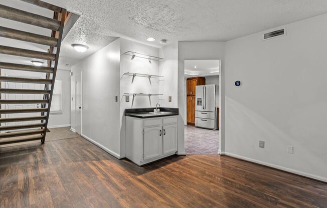 Beautiful 2-Bed, 2.5-Bath Home with Spacious Kitchen in Virginia Beach