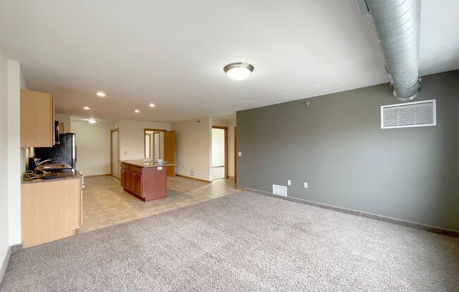 Beaver Ridge Apartments - Walking distance to Minot State University Campus!