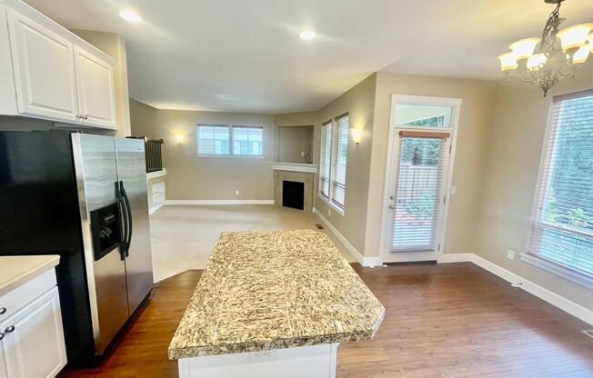 Well Appointed, Open Floor Plan 3-bedroom, 2.5-bathroom home in Beaverton