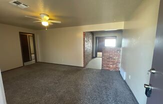 3 beds, 1.5 baths, $925