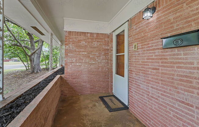 1618 UNIVERSITY DR