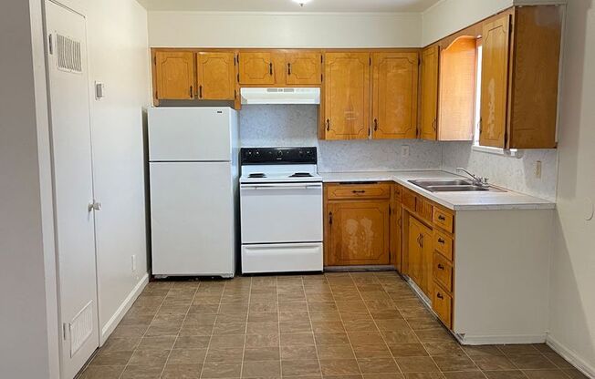 2 BED 1 BATH UPSTAIRS UNIT *PET FRIENDLY