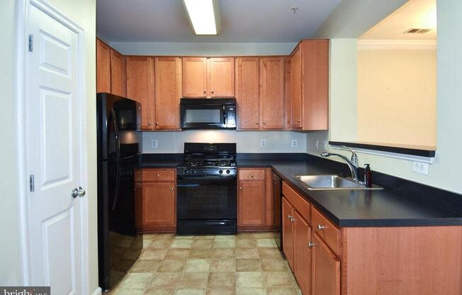 4850 Eisenhower Ave 407