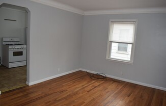 2 beds, 1 bath, $1,100