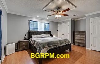 3 beds, 2 baths, $1,600