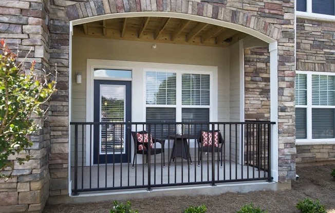 Patio/balcony with storage