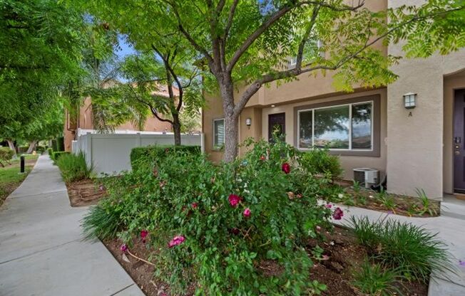 Beautiful 3 bedroom townhouse available for lease in the Promontory Pointe community of Moreno Valley!