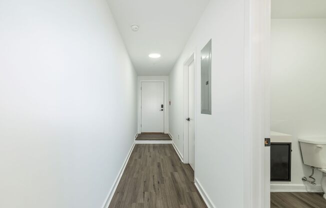 2 beds, 2 baths, 824 sqft, $1,745, Unit 19