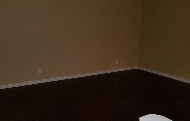 1 bed, 1 bath, 714 sqft, $855, Unit *304